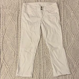 American Eagle White Jeans